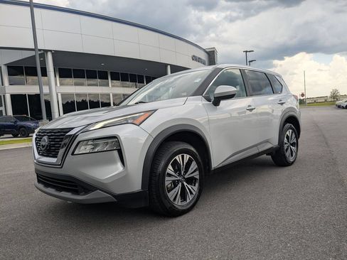 Used 2023 Nissan Rogue SV FWD image 8