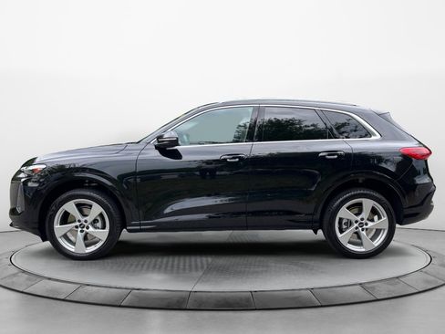 Certified 2025 Audi Q5 Premium w/ Premium Plus AWD/4WD image 4