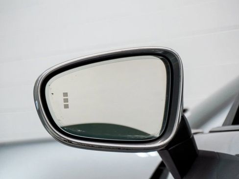 Used 2024 Porsche 911 Carrera RWD image 18