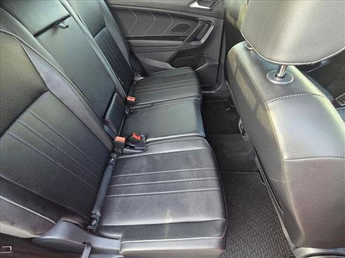 Certified 2024 Volkswagen Tiguan SE R-Line image 19