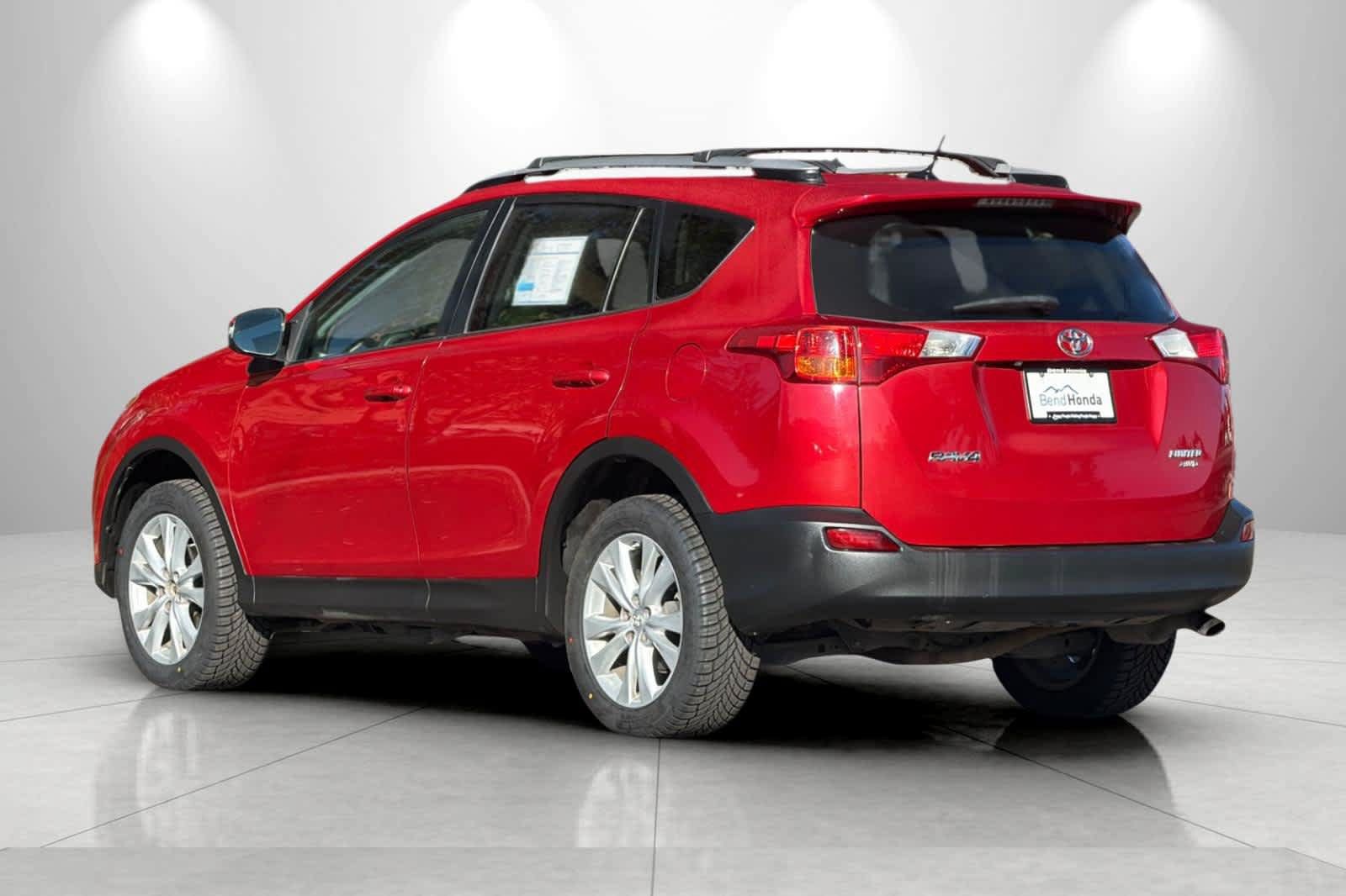 Used 2014 Toyota RAV4 Limited w/ Technology Package AWD/4WD image 6