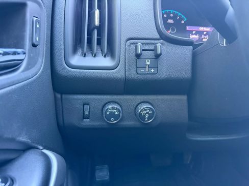 Used 2022 Chevrolet Colorado ZR2 AWD/4WD image 14