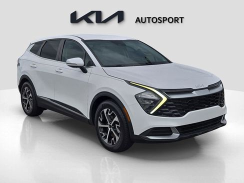 Used 2023 Kia Sportage EX image 3