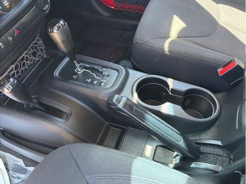 Used 2015 Jeep Wrangler Unlimited Sport AWD/4WD image 37