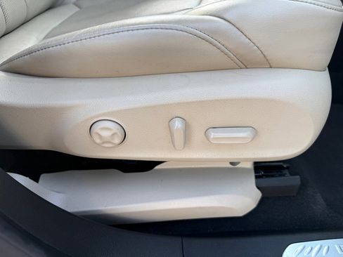 Used 2020 Buick Envision Essence FWD image 24
