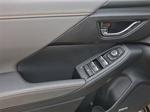 Certified 2025 Subaru Crosstrek 2.5i Limited w/ Popular Package #4A image 12