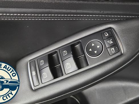 Used 2018 INFINITI QX30 AWD image 22