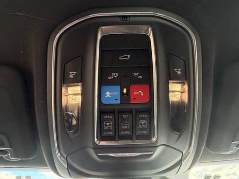 New 2025 Jeep Grand Cherokee Limited image 25