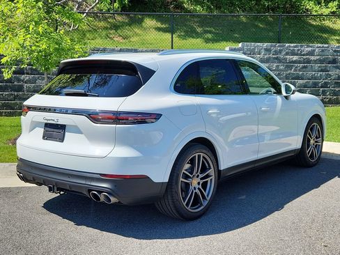 Used 2019 Porsche Cayenne S AWD/4WD image 2