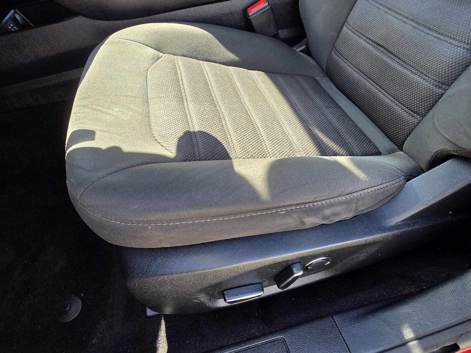 Used 2020 Ford Fusion SE FWD image 34