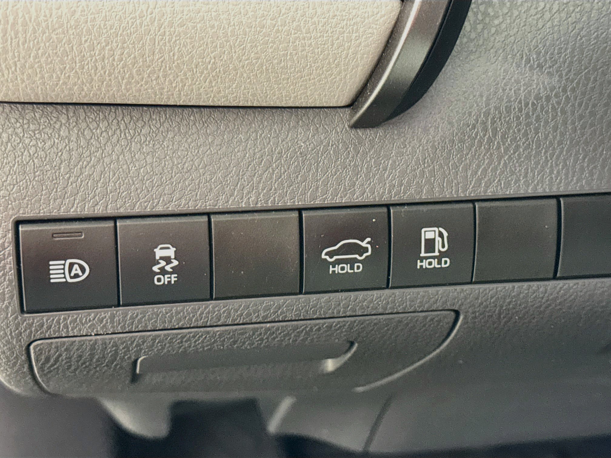 Certified 2020 Toyota Camry XLE w/ Navigation Package FWD image 10