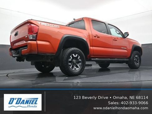 Used 2016 Toyota Tacoma TRD Off-Road AWD/4WD image 12