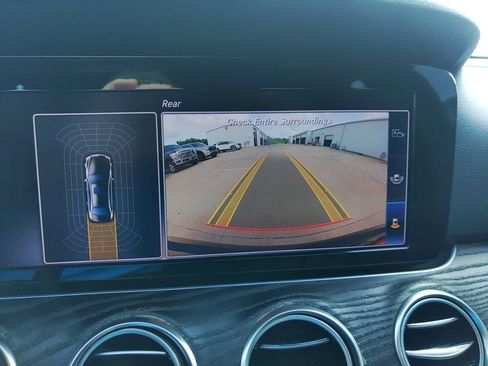 Used 2018 Mercedes-Benz E 300 image 10