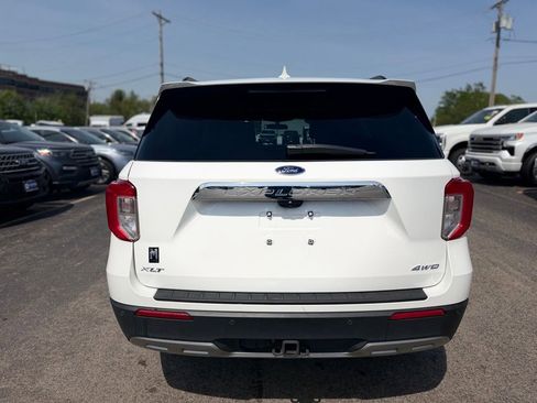 Used 2023 Ford Explorer XLT w/ Equipment Group 202A AWD/4WD image 8