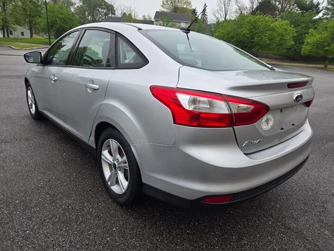 Used 2014 Ford Focus SE FWD image 5