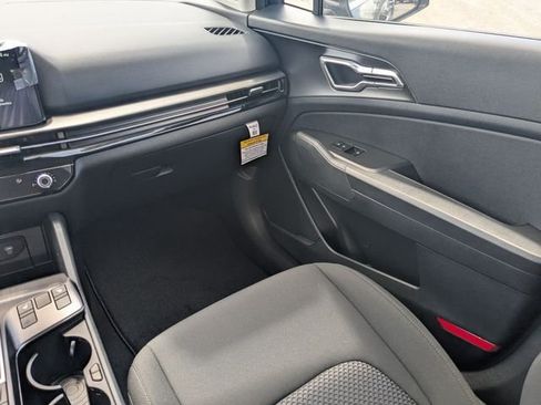 New 2026 Kia Sportage LX w/ LX Convenience Package FWD image 17