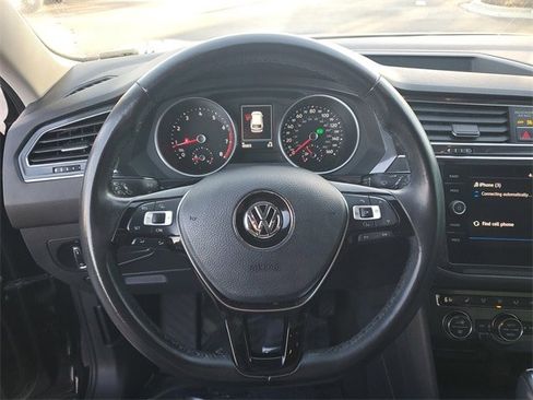 Used 2018 Volkswagen Tiguan SE image 19