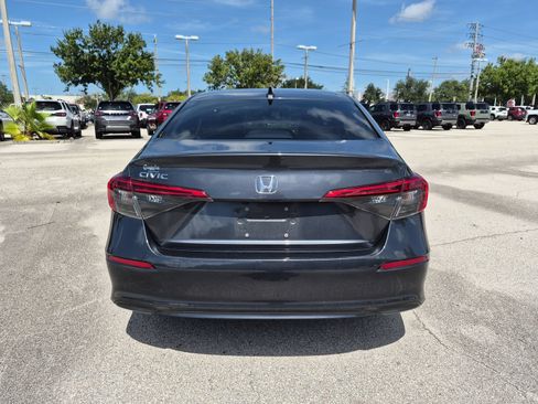Used 2024 Honda Civic EX image 5