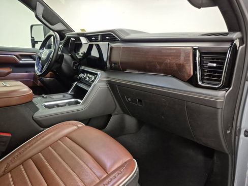 Used 2024 GMC Sierra 2500 Denali Ultimate image 30