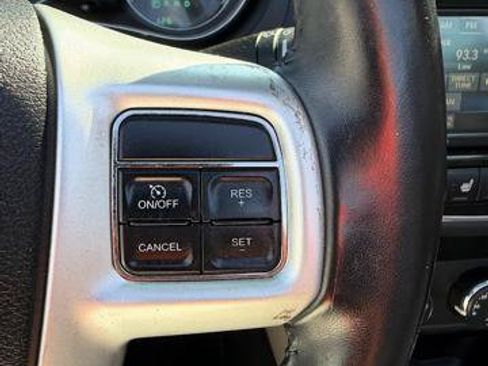 Used 2014 Chrysler 200 Limited FWD image 14