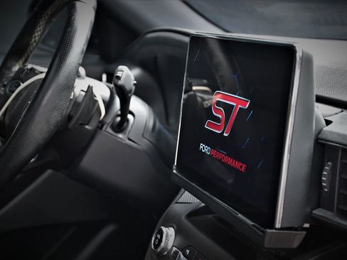 Used 2020 Ford Explorer ST w/ Premium Technology Package image 10