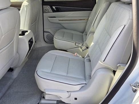 New 2026 Buick Enclave Avenir w/ Super Cruise Package FWD image 10