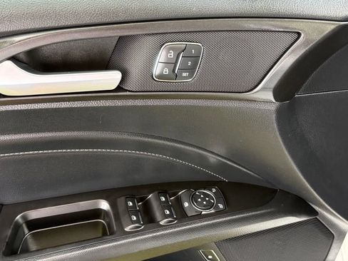 Used 2019 Ford Fusion Titanium FWD image 14