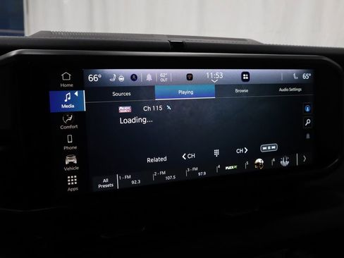 Used 2025 Jeep Wrangler Unlimited Sahara image 2