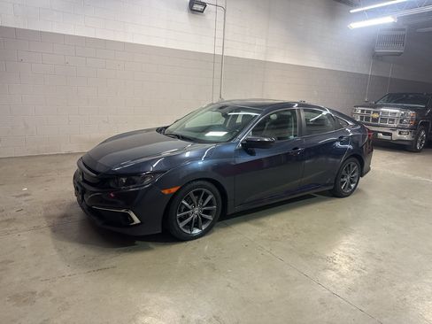 Used 2020 Honda Civic EX image 3