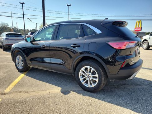 Certified 2022 Ford Escape SE w/ Convenience Package AWD/4WD image 3