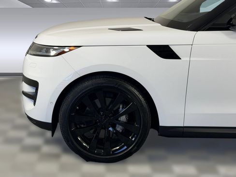 Used 2026 Land Rover Range Rover Sport SE AWD/4WD image 12