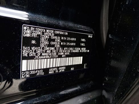 Used 2022 Toyota Venza LE image 26