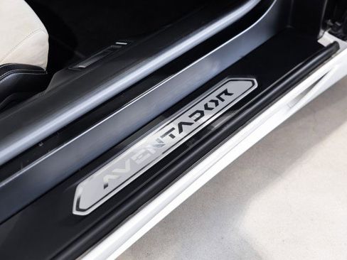 Used 2015 Lamborghini Aventador LP 700-4 image 41