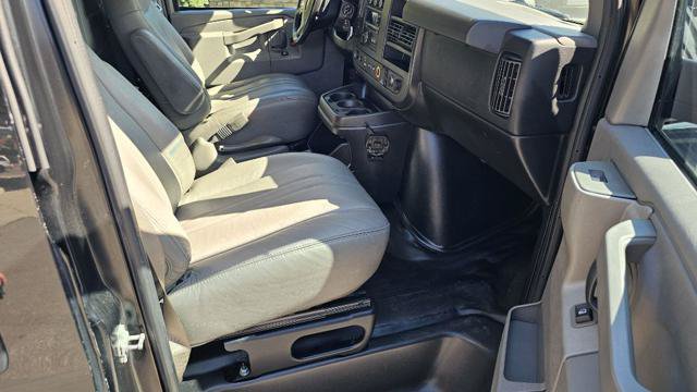 Used 2018 Chevrolet Express 2500 w/ Driver Convenience Package RWD image 22