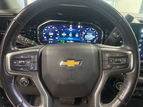 Used 2022 Chevrolet Silverado 1500 LT AWD/4WD image 16