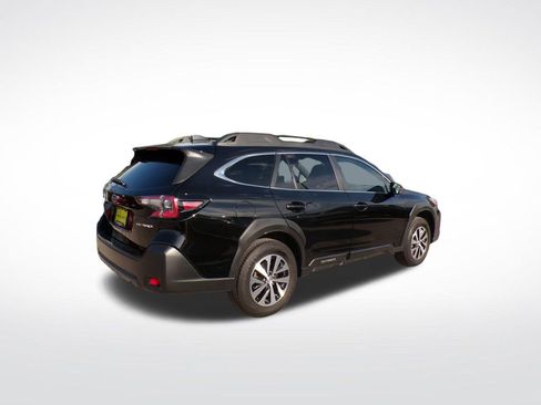 Used 2023 Subaru Outback Premium AWD/4WD image 7