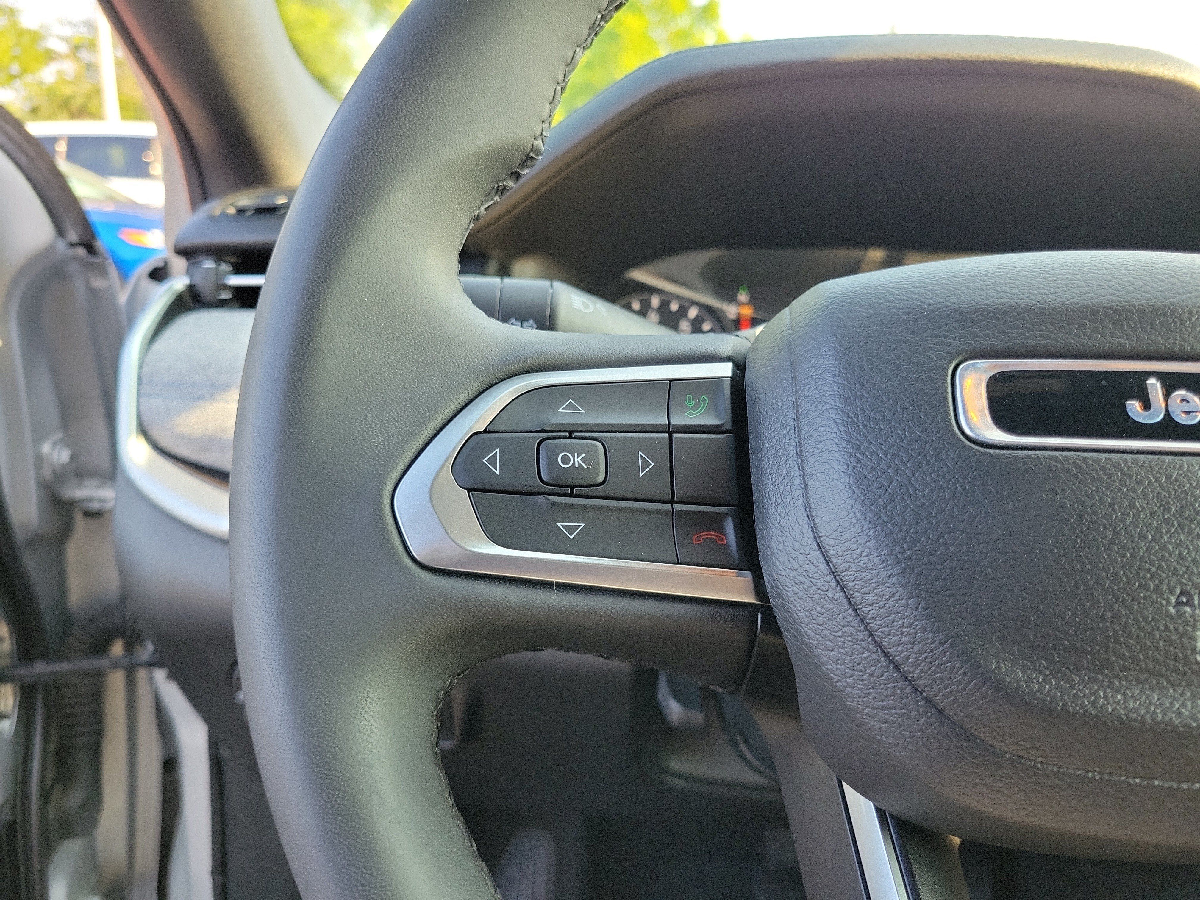 Used 2024 Jeep Compass Latitude AWD/4WD image 22