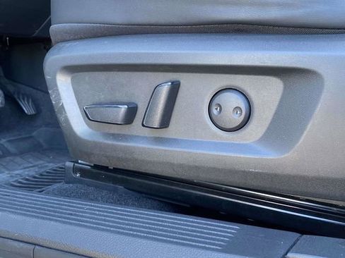 Used 2023 Nissan Rogue SV w/ SV Premium Package image 19