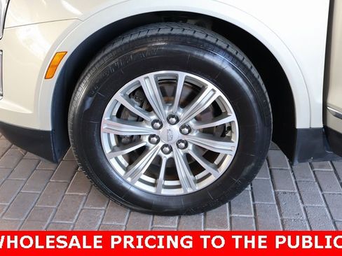 Used 2017 Cadillac XT5 Luxury w/ Driver Awareness Package image 9