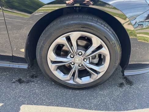 Certified 2023 Honda Accord EX image 15