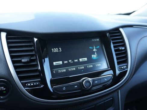 Used 2017 Chevrolet Trax LT w/ LT Convenience Package FWD image 16