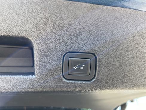 Used 2024 Chevrolet Traverse LS FWD image 28