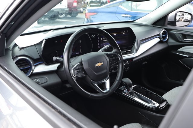 Used 2024 Chevrolet Trax LT w/ Driver Confidence Package FWD image 22