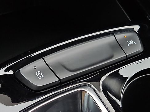 Used 2026 Chevrolet Trax LT w/ Driver Confidence Package image 23