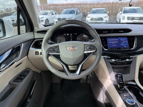 Used 2024 Cadillac XT6 Premium Luxury w/ Technology Package image 16