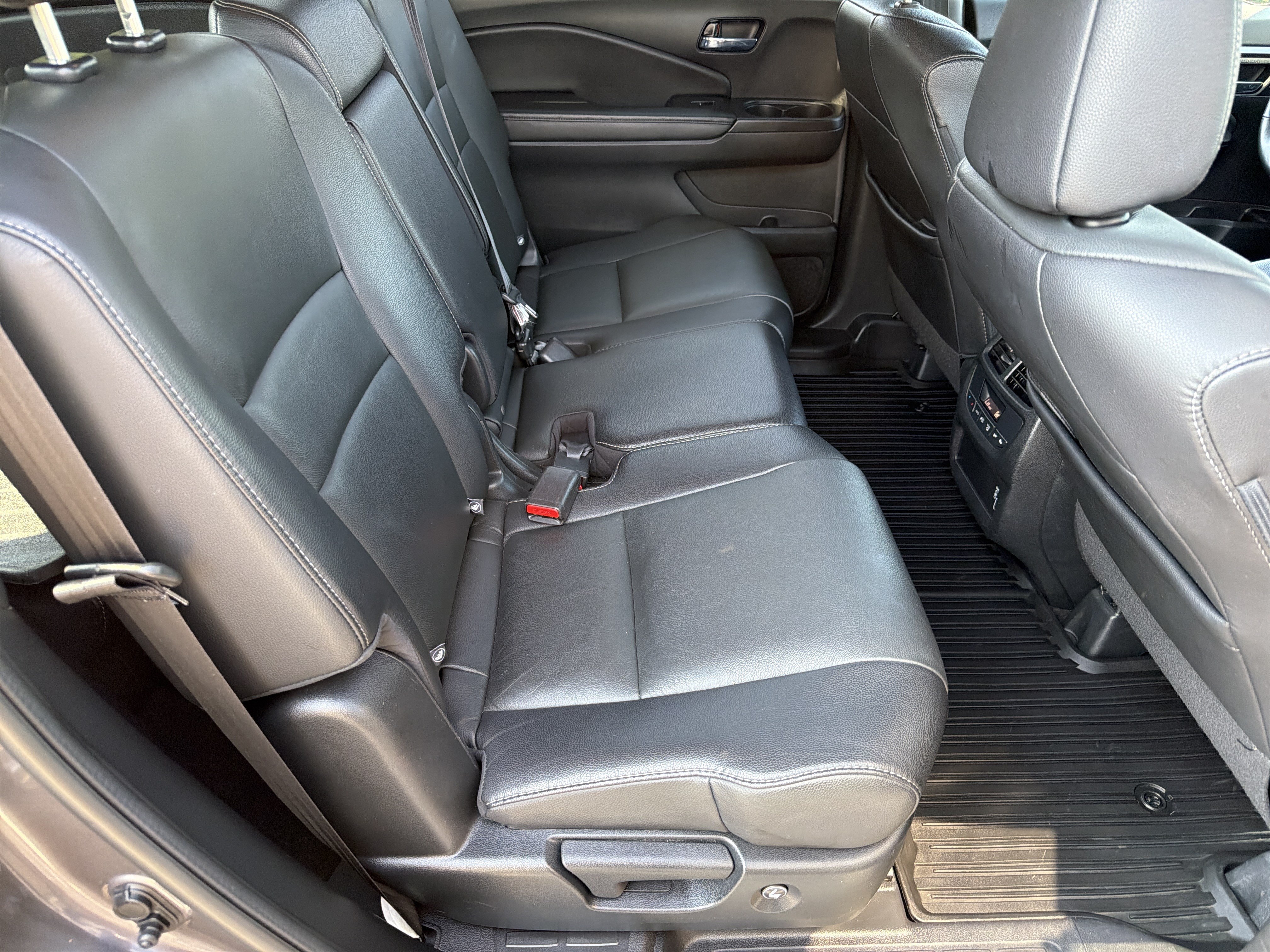 Used 2021 Honda Pilot Special Edition image 14