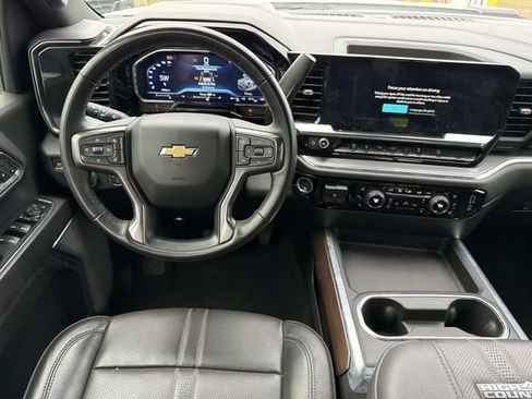 Used 2024 Chevrolet Silverado 2500 High Country w/ Technology Package AWD/4WD image 29