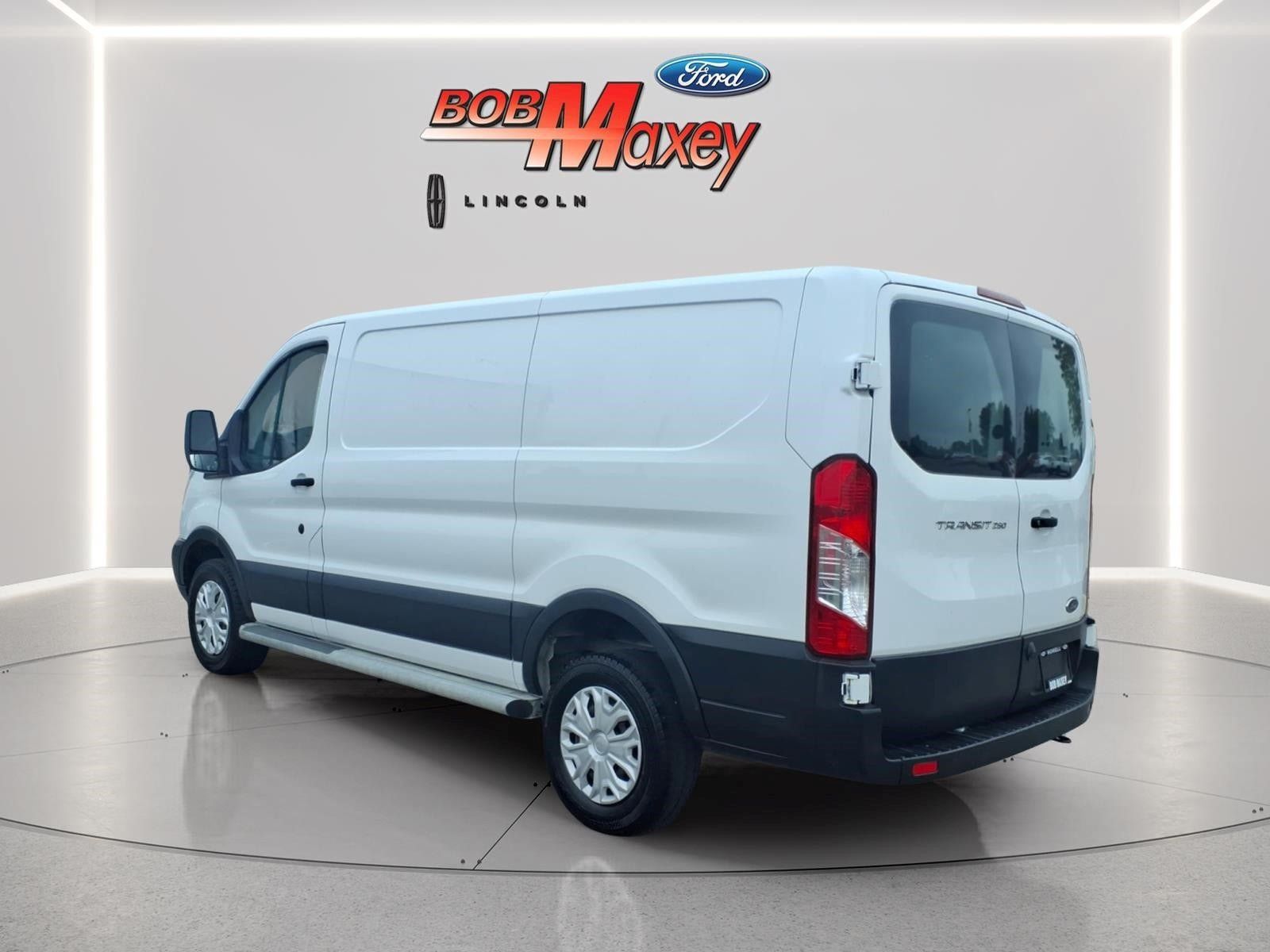 Used 2019 Ford Transit 250 130 Low Roof w/ Exterior Upgrade Package RWD image 7