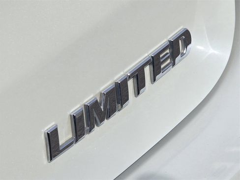 Used 2019 Toyota Highlander image 9