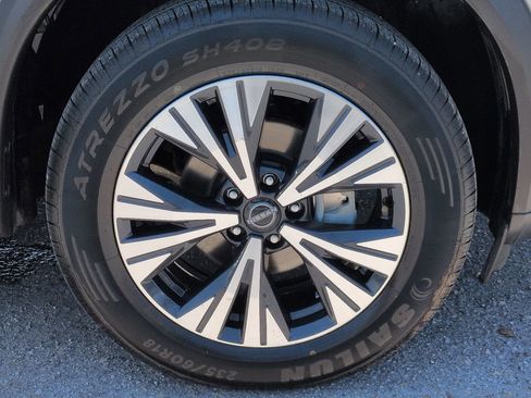 Used 2023 Nissan Rogue SV FWD image 11